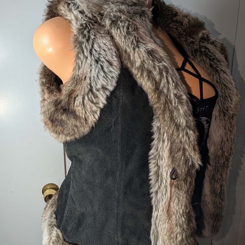 Live a Little Black and grey faux fur vest Size M #boho - Picture 3 of 7